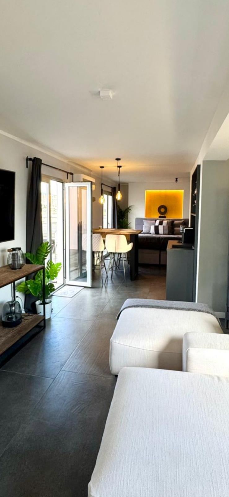 Helles Penthouse, aufgeteilt in zwei Einheiten