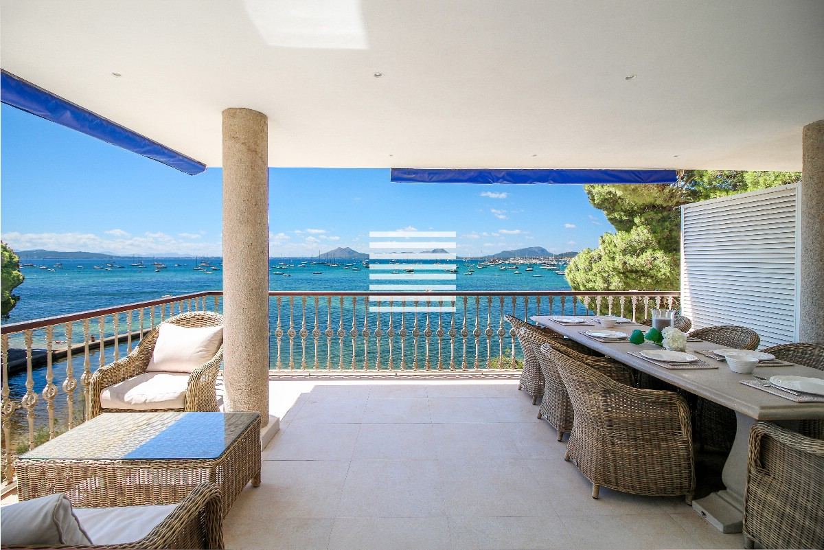 Appartment in erster Meereslinie in Puerto Pollensa