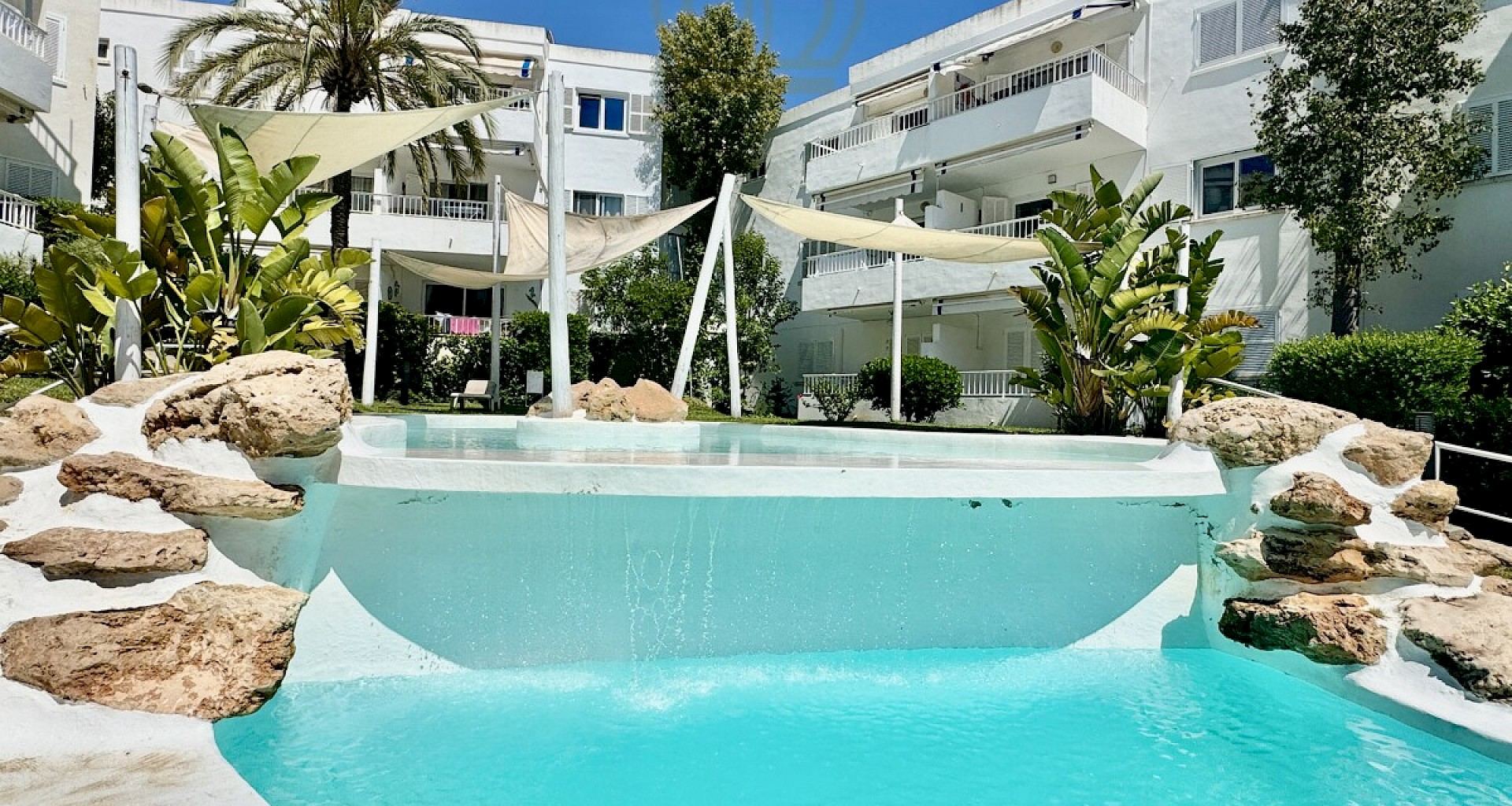 Exklusive-Wohnung in Santa Ponsa mit Gemeinschaftspool – 100m zum Strand